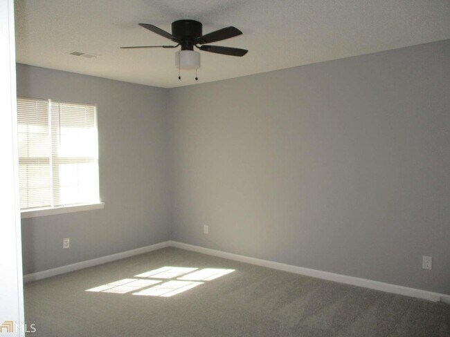 Building Photo - 2255 Ramblewood Cir