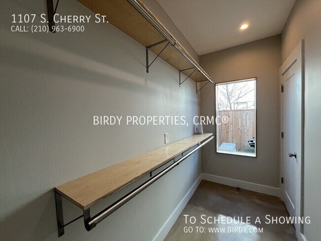 Building Photo - 1107 S Cherry St