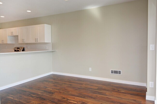 Building Photo - South Lake Union / Queen Anne Condo at The...