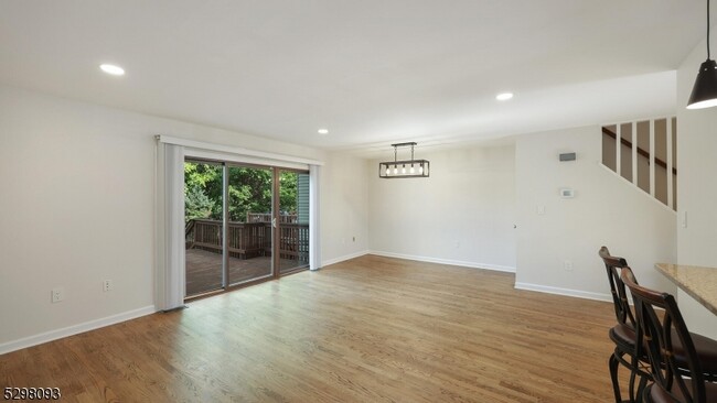 Building Photo - 209 Amherst Ct