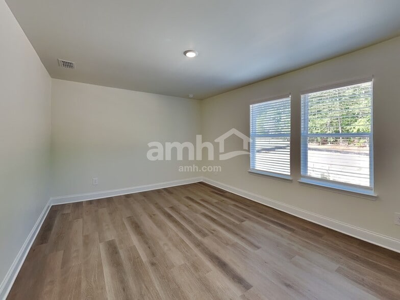 Building Photo - 3306 Emzy Dr