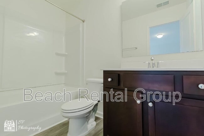 Building Photo - 109 Oxfordshire St