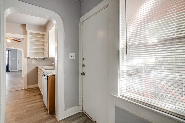 Building Photo - 2604 Bomar Ave
