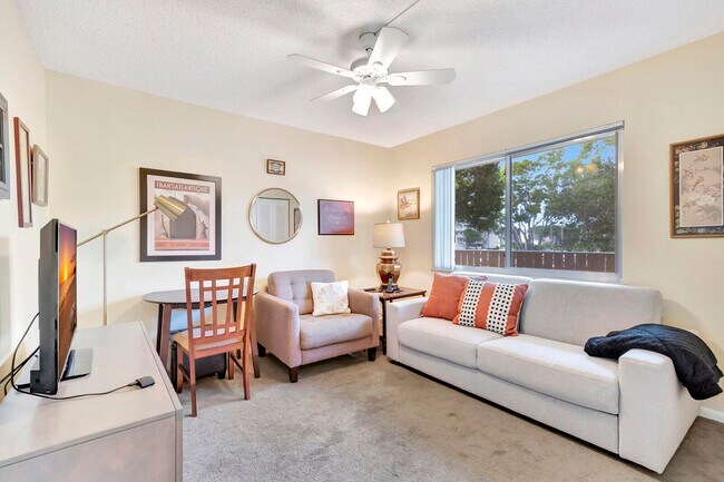 Building Photo - 14376 Amberly Ln