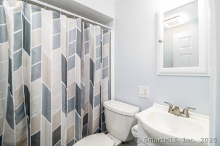 Building Photo - 15 Minerva St