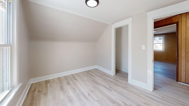 Building Photo - Slavic Village - 4 Bedroom - Single Family Home