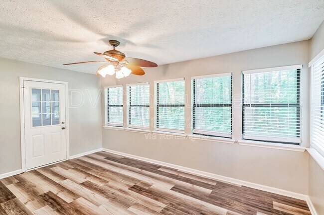 Building Photo - 2557 Ashley Cir