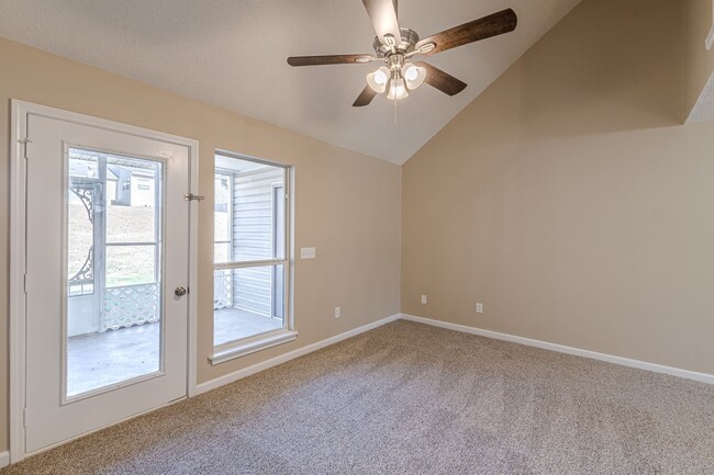 Building Photo - 9018 Stoneleigh Trce