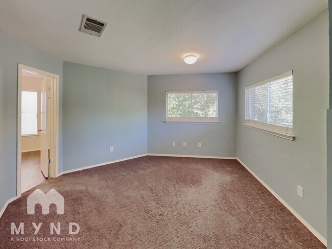 Building Photo - 904 Swallow Ridge Cove