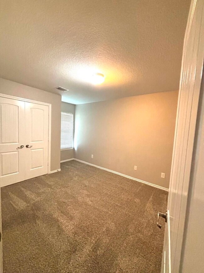 Building Photo - 1707 Hickory Burl Ln