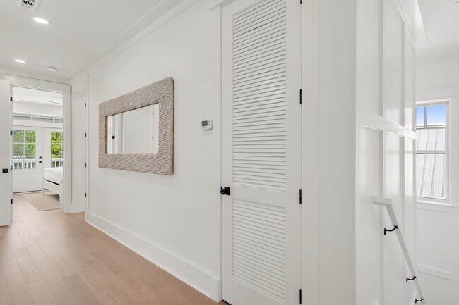 Building Photo - 18 Playalinda Court