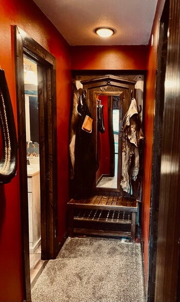 Building Photo - 13325 Brush Creek Rd