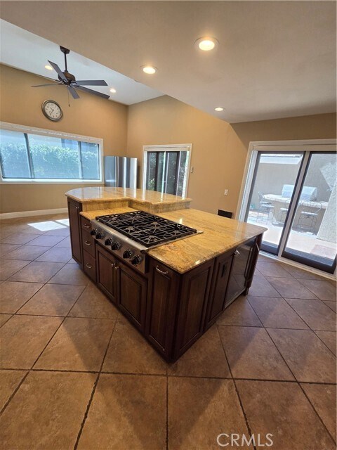 Building Photo - 7 Singingwood