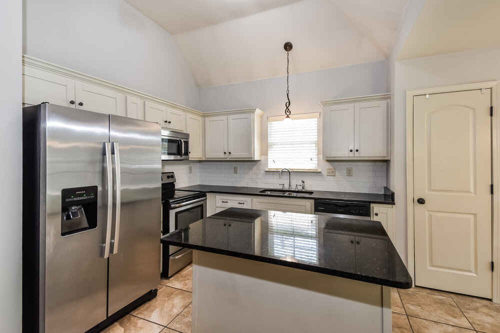Building Photo - 2639 Cherry Tree Dr