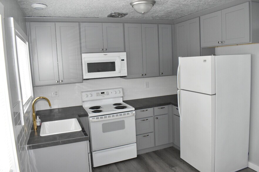 Kitchen and Dining Area - 7905 N Fessenden St