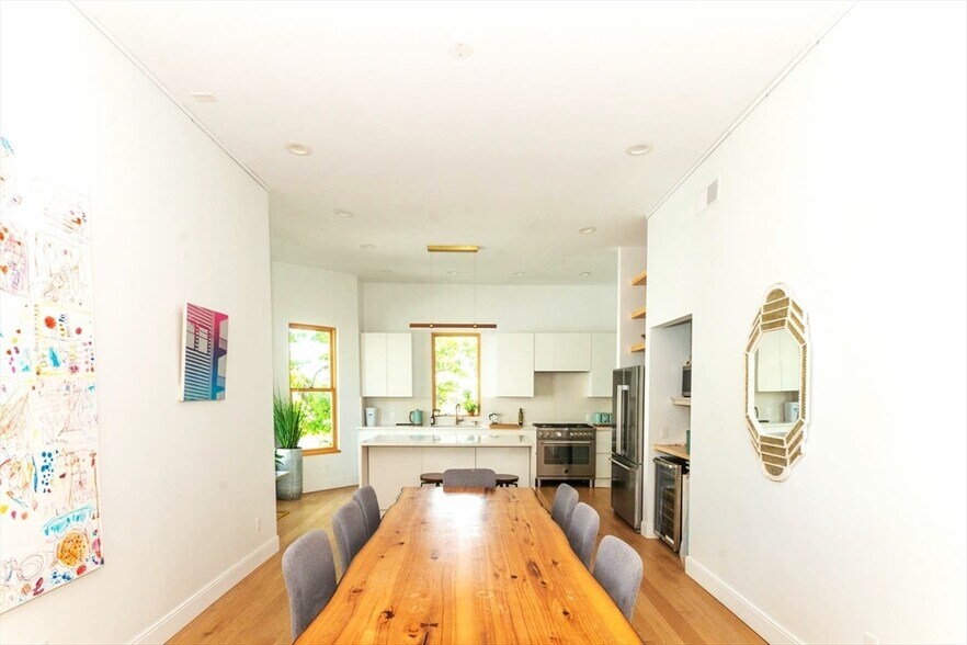 Primary Photo - 7 Atherton St