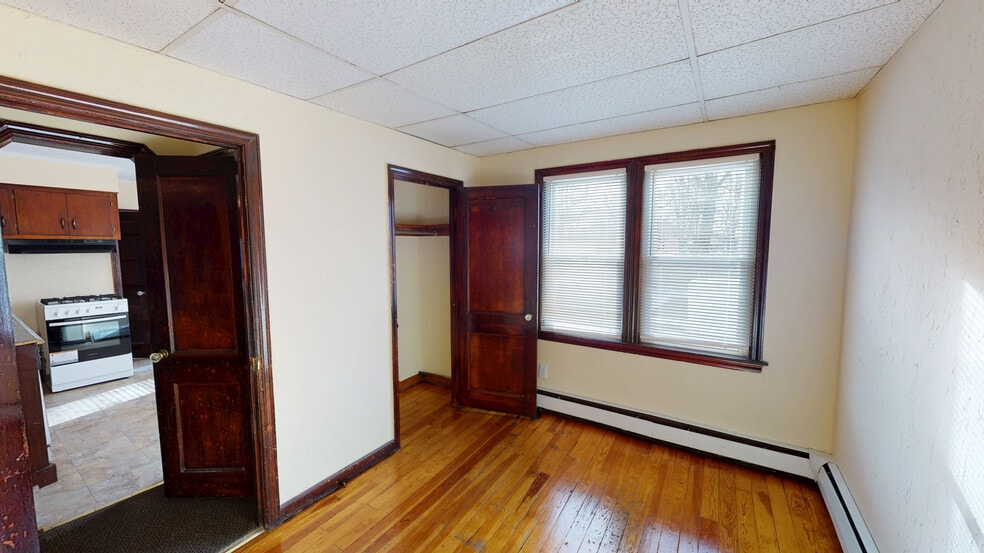 Building Photo - 1180 Main St