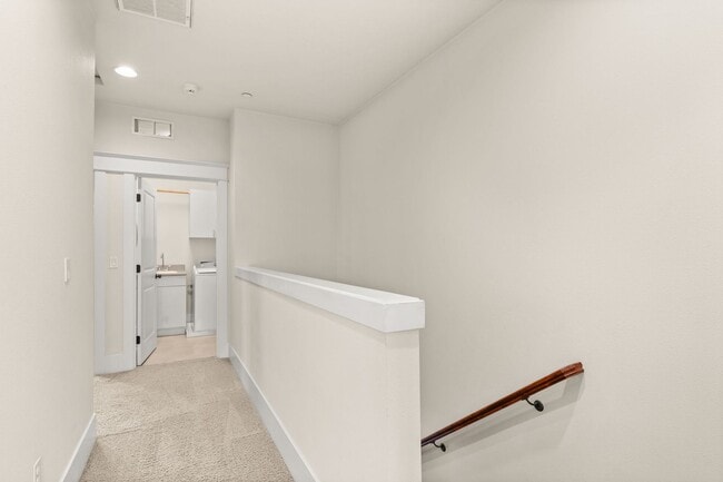 Building Photo - Must See! Luxury Townhome in West Sylvan Hills - Clubhouse/Pool/Garage!