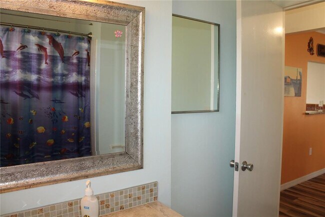 Building Photo - 5062 Live Oak Cir