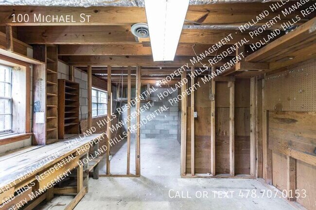 Building Photo - 100 Michael St