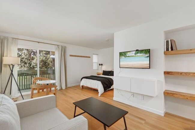 Building Photo - Modern Studio in BayHo - Fully Furnished o...