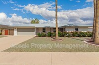 Building Photo - 10726 W Brookside Dr