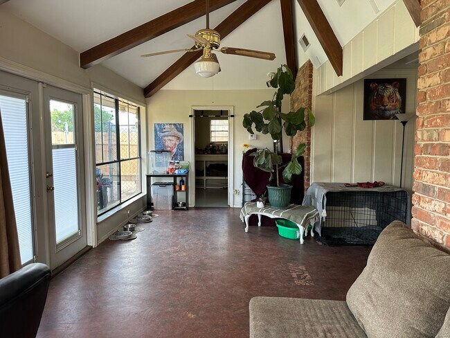 Building Photo - 8641 Chalmette Dr