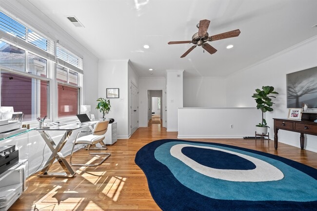 Building Photo - 556 Rienzi Dr