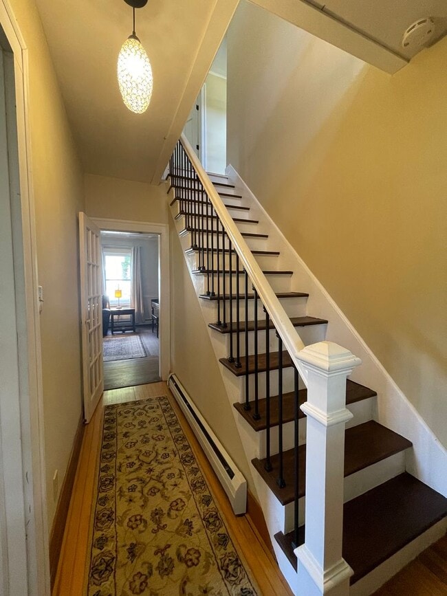 Building Photo - Exceptional 4-Bedroom Home for Rent in Dal...