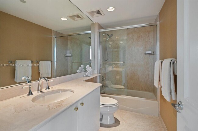 Building Photo - 791 Crandon Blvd
