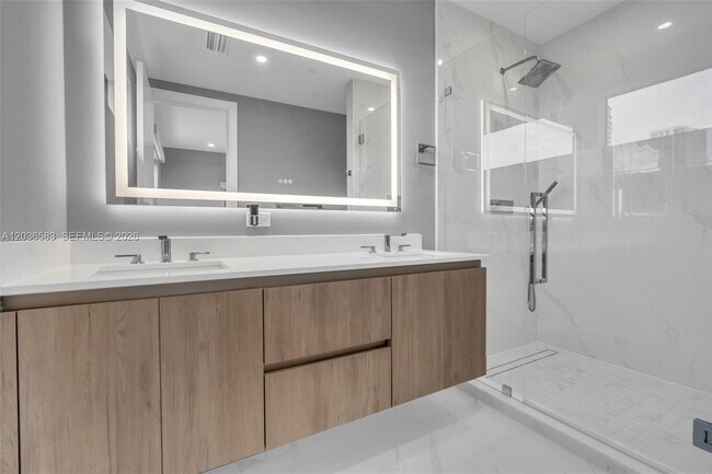 Building Photo - Northeast 2nd Street, Fort Lauderdale, FL 33301 - 3 BR 4 BA townhouse