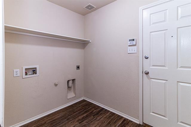 Building Photo - 2028 Sunny Side Dr