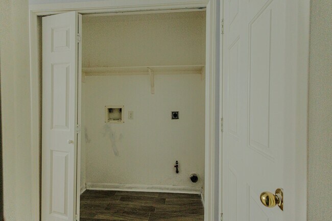 Building Photo - 19334 Strathmore Pl Ln