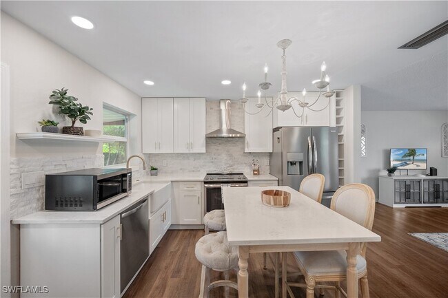 Building Photo - 27610 Roslin Dr