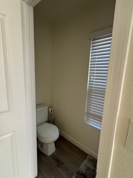 Building Photo - 7314 Laura Ln