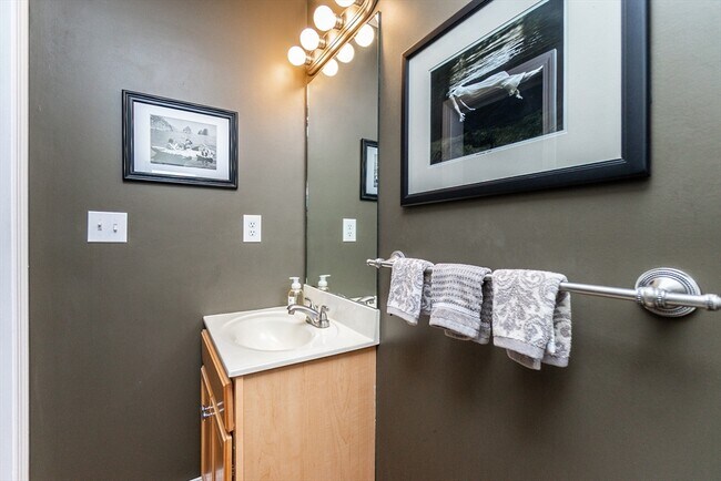 Building Photo - 224 Salem St