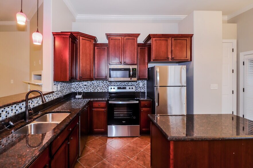 Building Photo - 1981 Rochelle Ln