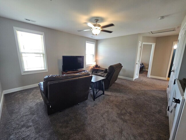 Building Photo - BRAND NEW LISTING!!!!