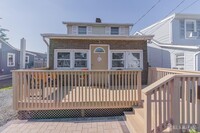 Building Photo - 214 Seaview Ave