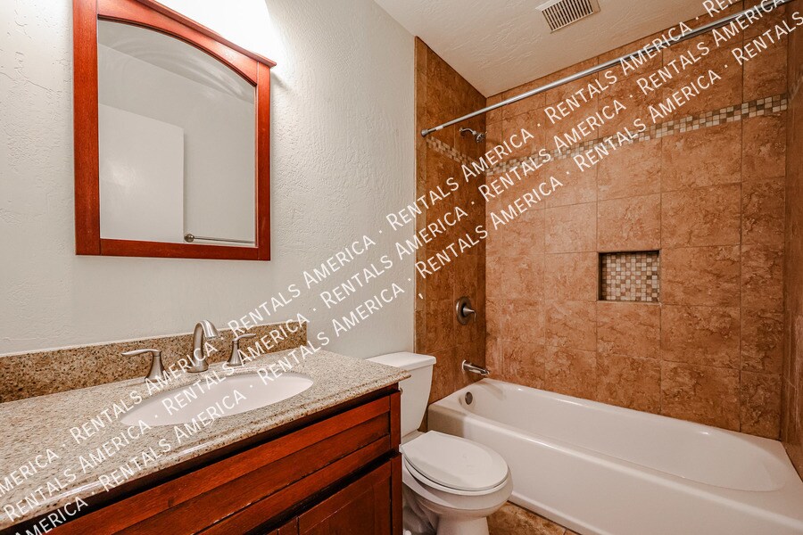 Building Photo - 13593 W Desert Flower Dr