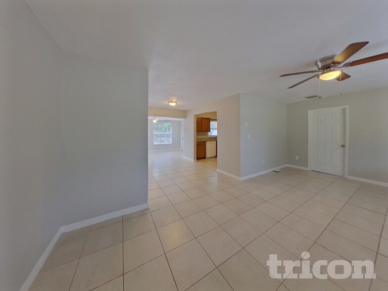 Building Photo - 2529 Brentwood Dr