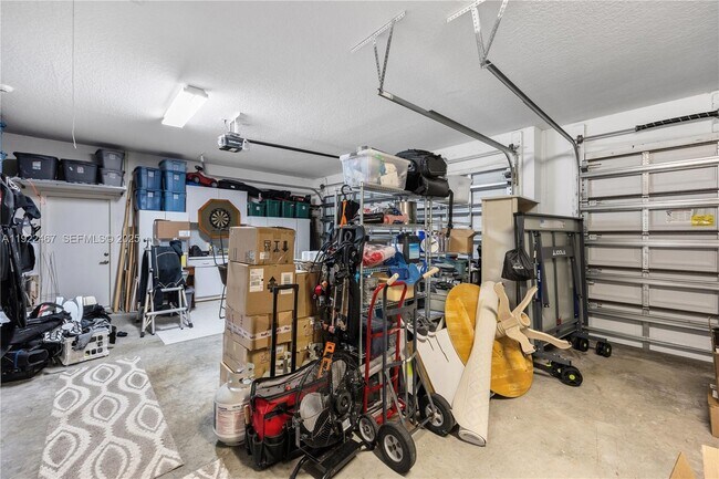 Building Photo - 2589 Mayfair Ln