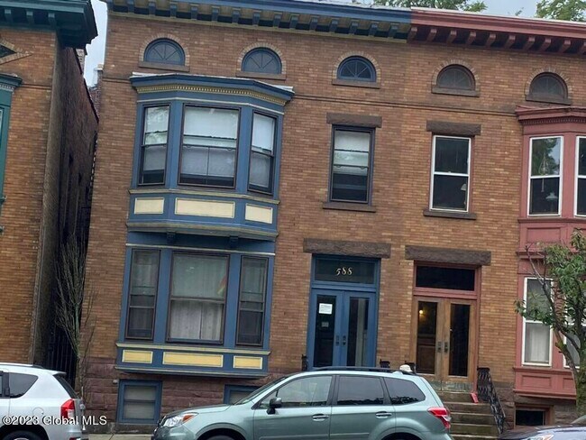 Building Photo - 588 Madison Ave