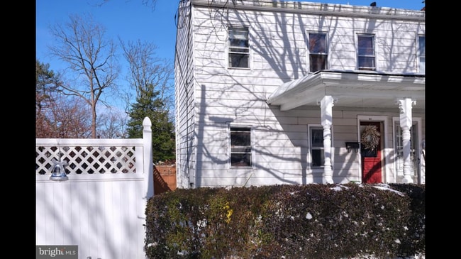 Building Photo - 21 MacLean St