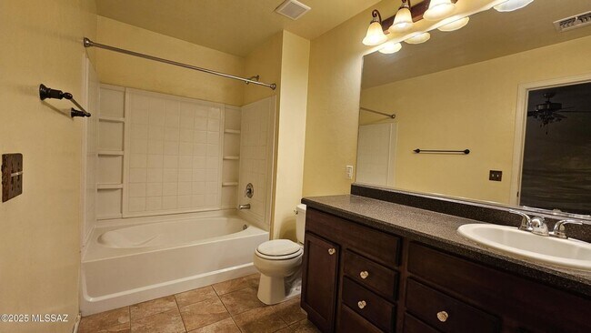 Building Photo - Rancho Valencia 3 bedroom, 2 bath unfurnis...