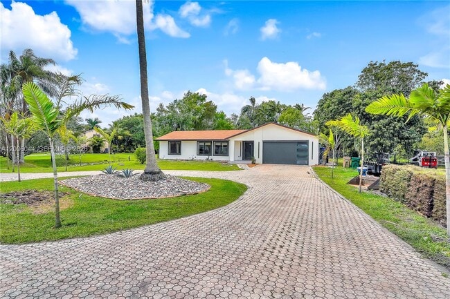 Building Photo - 4700 SW 110th Ave