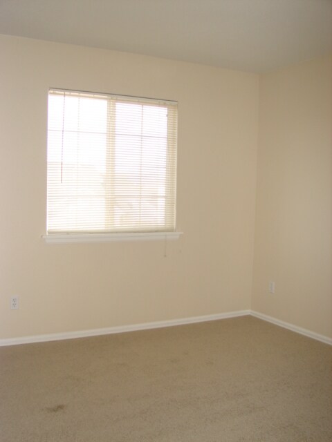 Building Photo - 5065 Stone Fence Dr