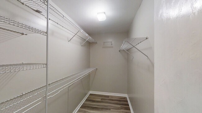 Building Photo - 334 Lamplighter Ln