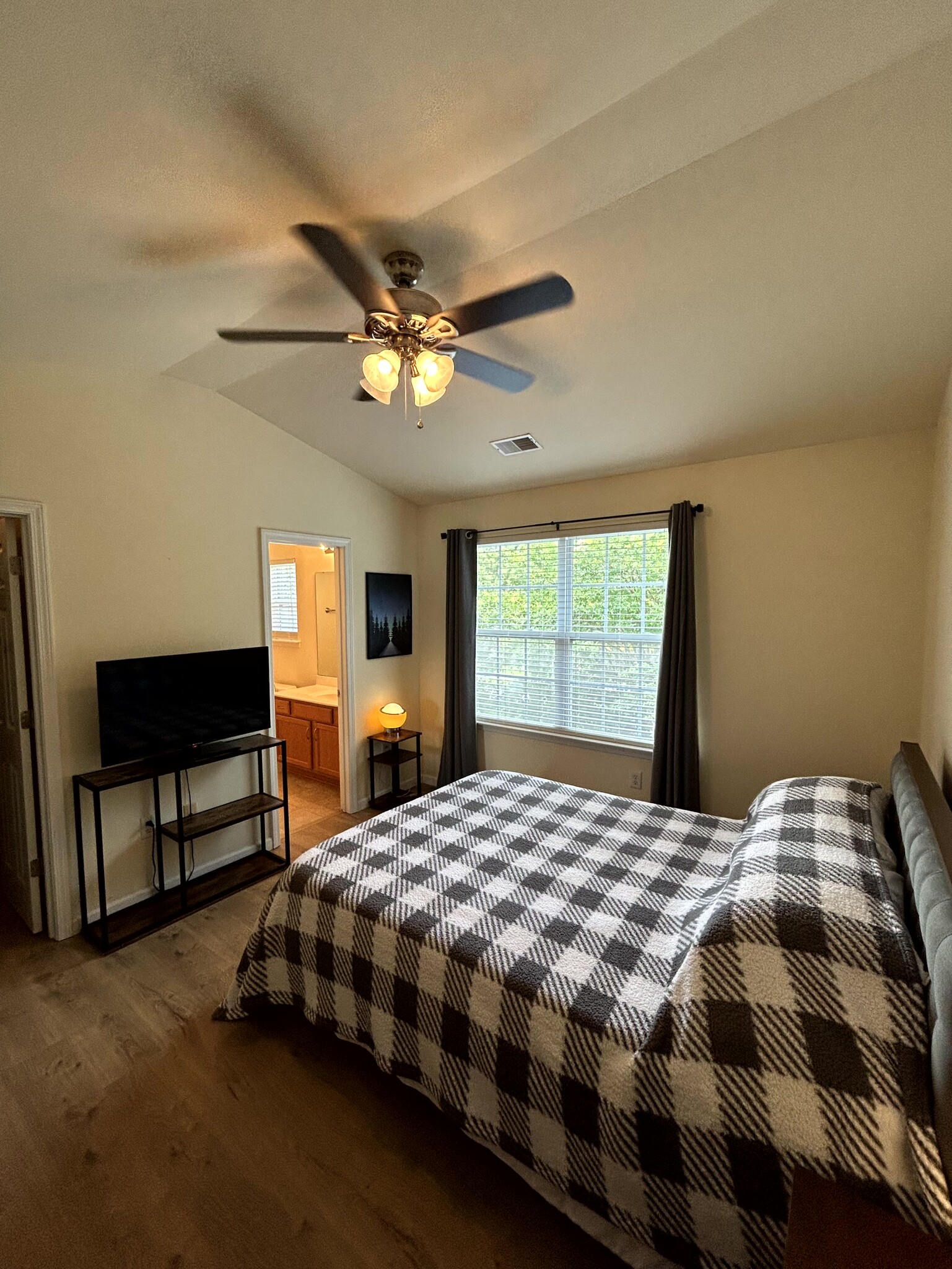 Building Photo - 122 Sonata Cir