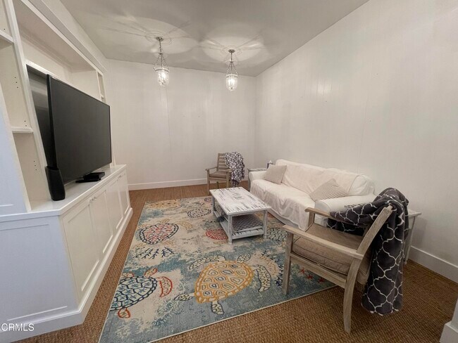 Building Photo - 3628 Ocean Dr